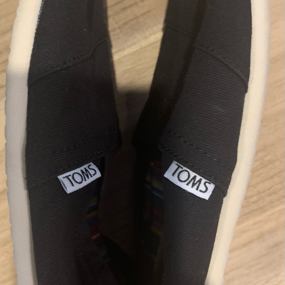 Toms Shoes - Toms Black and Cream Flats